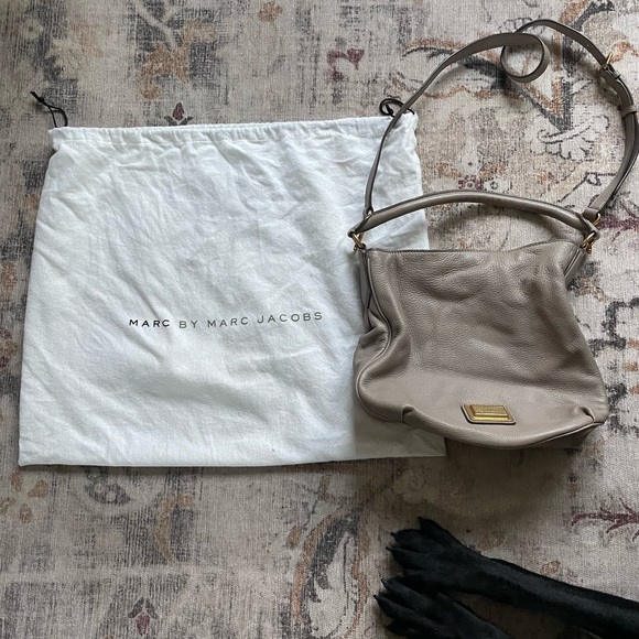 Marc by Marc Jacob’s taupe leather bag - Picture 6 of 6